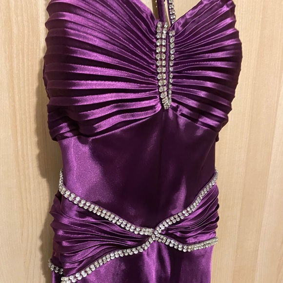La Femme Purple gown with Rhinestones 12 - Picture 15 of 15